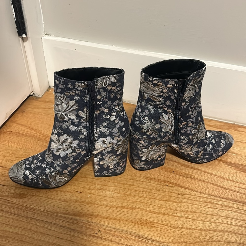 Silver Brocade Arie heeled boots 7.5W